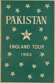 PAKISTAN ENGLAND TOUR 1962 CRICKET BROCHURE - SIGNED BY HANIF AND MUSHTAQ MOHAMMAD