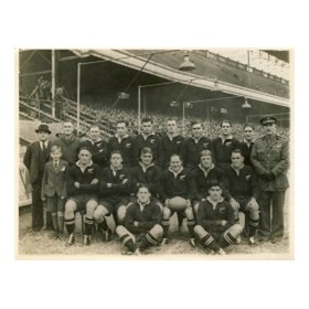NEW ZEALAND (V CARDIFF) 1945 RUGBY PHOTOGRAPH