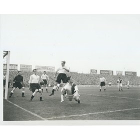 FULHAM V BLACKBURN ROVERS 1952 FOOTBALL PRESS PHOTOGRAPH