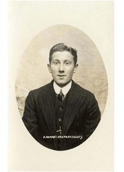 ERNIE HAMMETT (NEWPORT COUNTY & WALES) FOOTBALL POSTCARD