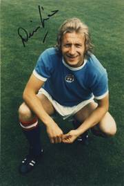 DENIS LAW SIGNED PHOTOGRAPH 