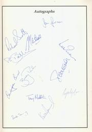 GLOUCESTERSHIRE V HAMPSHIRE 1989 CRICKET PROGRAMME - SIGNED BY BOTH TEAMS