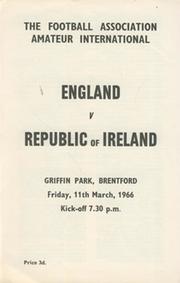 ENGLAND V REPUBLIC OF IRELAND 1966 AMATEUR INTERNATIONAL FOOTBALL PROGRAMME