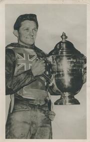 JACK YOUNG (AUSTRALIA) 1951 WORLD SPEEDWAY CHAMPION