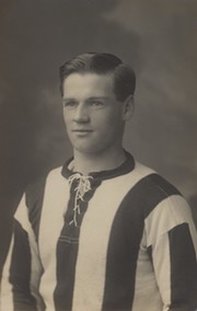 STAN CHARLTON (EXETER CITY & CRYSTAL PALACE) FOOTBALL POSTCARD