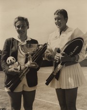 DARLENE HARD & SALLY MOORE 1959 (BECKENHAM) TENNIS PHOTOGRAPH