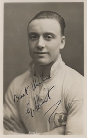 GEORGE HUNT (TOTTENHAM HOTSPUR & ENGLAND) SIGNED FOOTBALL POSTCARD