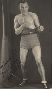 ARTHUR BOGGIS (LONDON) SIGNED BOXING PHOTOGRAPH