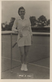 SHIRLEY FRY (USA) TENNIS POSTCARD