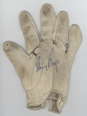 GARY PLAYER SIGNED GOLF GLOVE