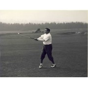 BABE RUTH PLAYING GOLF 1935 - TWO PRESS PHOTOGRAPHS 