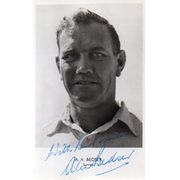 ALEC BEDSER (SURREY & ENGLAND) SIGNED CRICKET POSTCARD