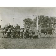 AMERICAN FOOTBALLERS AGAINST A BULL - UNUSUAL 1920S PRESS PHOTOGRAPH