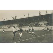 GREAT BRITAIN V FINLAND 1912 OLYMPICS (FOOTBALL SEMI-FINAL) POSTCARD