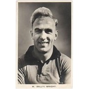 BILLY WRIGHT (WOLVERHAMPTON WANDERERS & ENGLAND) C1955 FOOTBALL POSTCARD