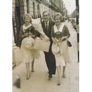 BILLY WRIGHT WITH THE BEVERLEY SISTERS 1959 FOOTBALL PHOTOGRAPH