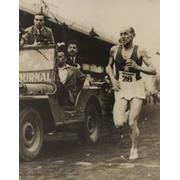 EMIL ZATOPEK 1954 (WINNING CROSS-COUNTRY RACE, PARIS) ATHLETICS PHOTOGRAPH