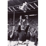 NOEL CANTWELL (MANCHESTER UNITED) 1963 FA CUP FINAL SIGNED PHOTOGRAPH