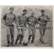 SCOTTISH LEAGUE V ITALIAN LEAGUE 1961 FOOTBALL PHOTOGRAPH - LAW, CHARLES ETC. 