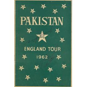 PAKISTAN ENGLAND TOUR 1962 CRICKET BROCHURE - SIGNED BY HANIF AND MUSHTAQ MOHAMMAD