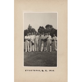 ETCETERAS CRICKET CLUB (CAMBRIDGE UNIVERSITY) 1938 TEAM POSTCARD