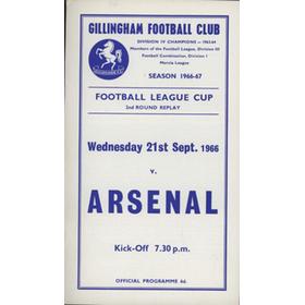 GILLINGHAM V ARSENAL 1966-67 (LEAGUE CUP 2ND ROUND REPLAY) FOOTBALL PROGRAMME