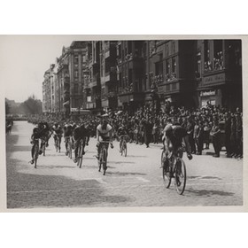 BERLIN CYCLE RACE C.1937 (STUTTGART TEAM WINNING) CYCLING PHOTOGRAPH