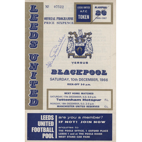 LEEDS UNITED V BLACKPOOL 1966-67 FOOTBALL PROGRAMME - SIGNED BY JACKIE CHARLTON