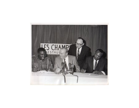 DICK TIGER V BOB FOSTER (CONTRACT SIGNING) 1968