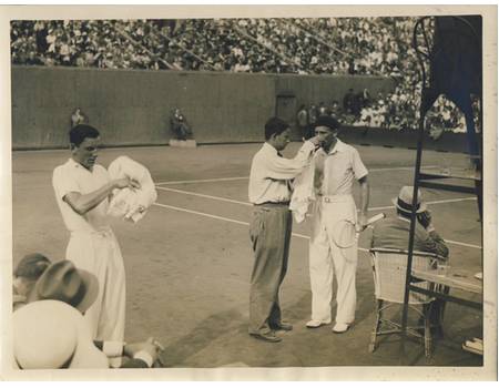 FRED PERRY ON COURT 1930S (ROLAND GARROS)