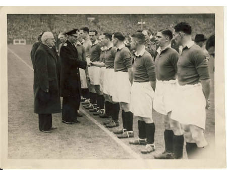 CHELSEA  (WARTIME CUP FINAL) 1945 FOOTBALL PHOTOGRAPH