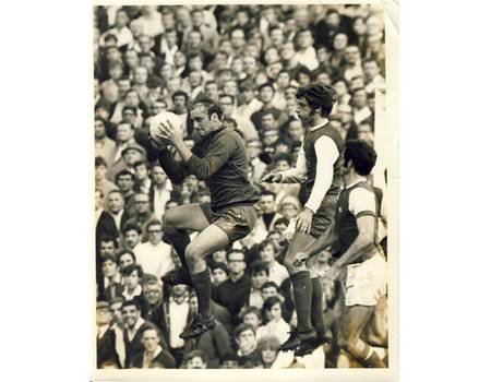 PETER SPRINGETT (SHEFFIELD WEDNESDAY) 1969 FOOTBALL PHOTOGRAPH