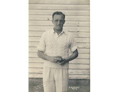RAY DOVEY (KENT) CRICKET POSTCARD