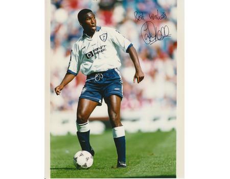 SOL CAMPBELL (TOTTENHAM) SIGNED PHOTOGRAPH