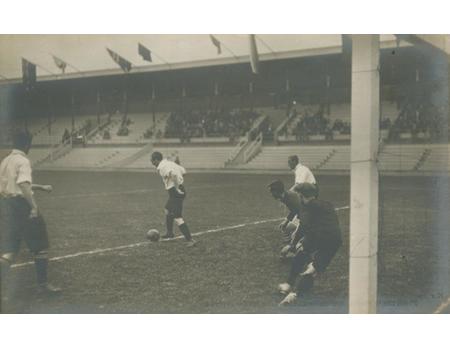 GREAT BRITAIN V FINLAND 1912 OLYMPICS (FOOTBALL SEMI-FINAL) POSTCARD