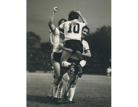 FULHAM  V WIMBLEDON 1984 FOOTBALL PRESS PHOTOGRAPH