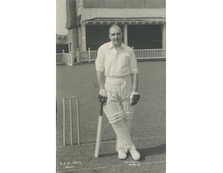 LES AMES (KENT & ENGLAND) CRICKET POSTCARD