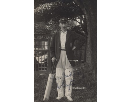 WILFRED PAYTON (NOTTINGHAMSHIRE) SIGNED CRICKET POSTCARD