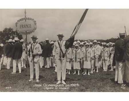 FRANCE OLYMPIC TEAM (OPENING CEREMONY) 1924 PARIS OLYMPICS POSTCARD