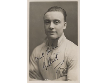 GEORGE HUNT (TOTTENHAM HOTSPUR & ENGLAND) SIGNED FOOTBALL POSTCARD