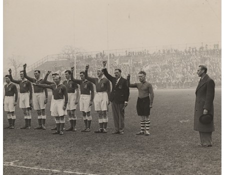 ROYAL NAVY V ARMY 1948 RUGBY UNION PHOTOGRAPH - CHEERING THE KING