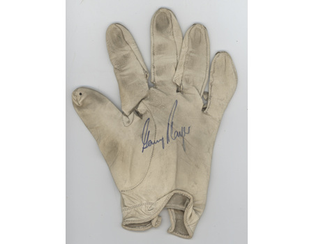 GARY PLAYER SIGNED GOLF GLOVE