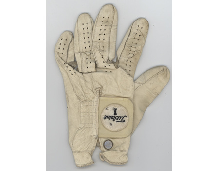 GARY PLAYER SIGNED GOLF GLOVE