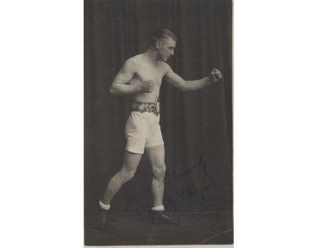 GEORGE MCKENZIE (LEITH) SIGNED BOXING POSTCARD