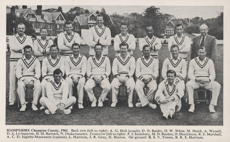 HAMPSHIRE 1961 CRICKET POSTCARD Cricket Teams Postcards